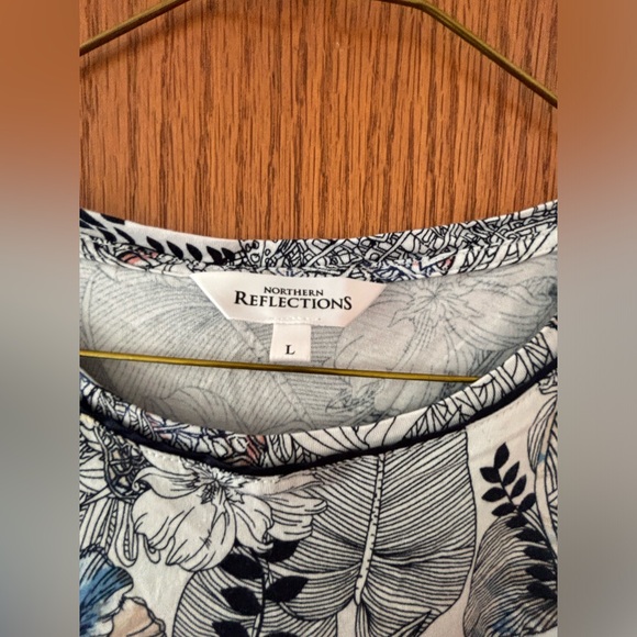 Ladies northern reflections sized large white floral tshirt - Picture 2 of 3
